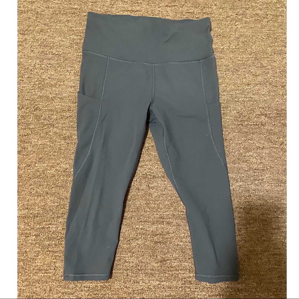 Cropped workout leggings
